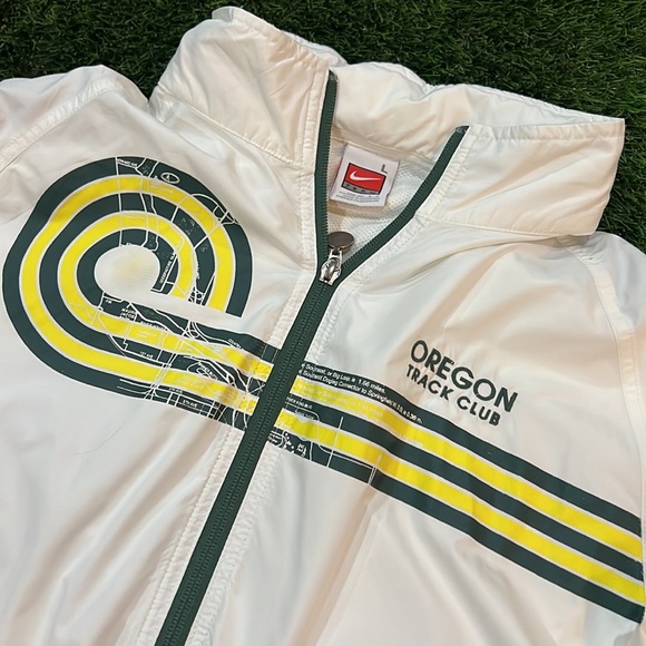 Women’s Throwback Nike Oregon Track Jacket - Picture 3 of 7